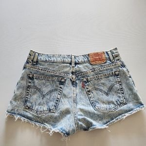 Levis jean shorts size 27